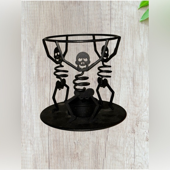 PartyLite Other - PartyLite Mr. Bones HALLOWEEN Aroma Melts Wax Warmer Retired P8603 Black Metal.